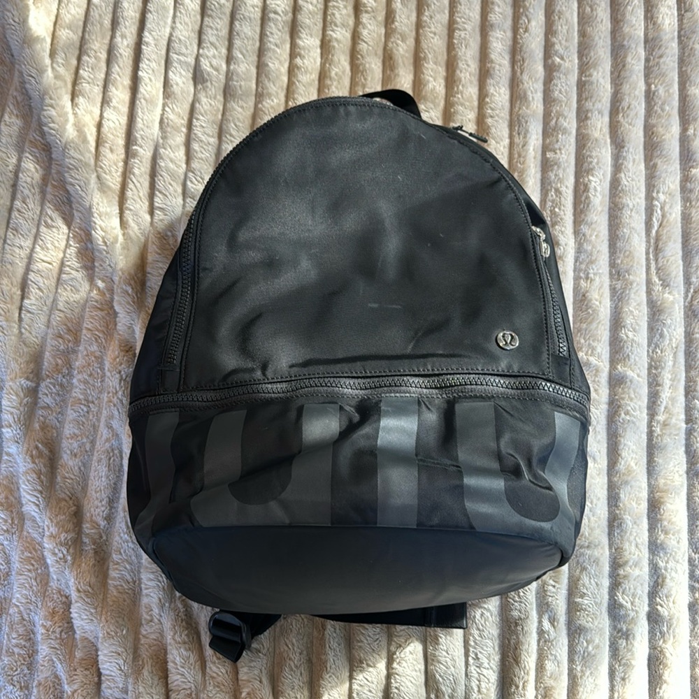 Lululemon Everywhere Backpack 22L